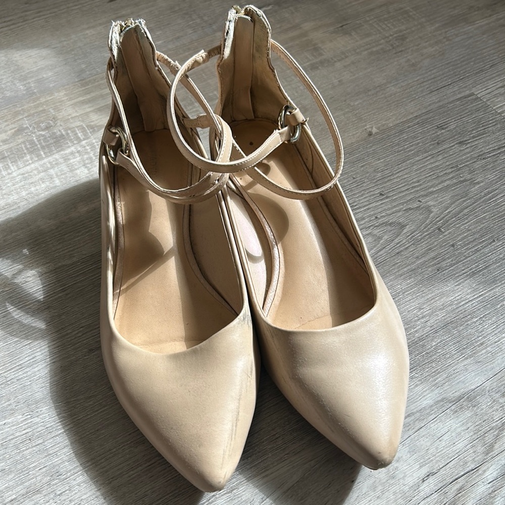 Nude Flats - Picture 1 of 5